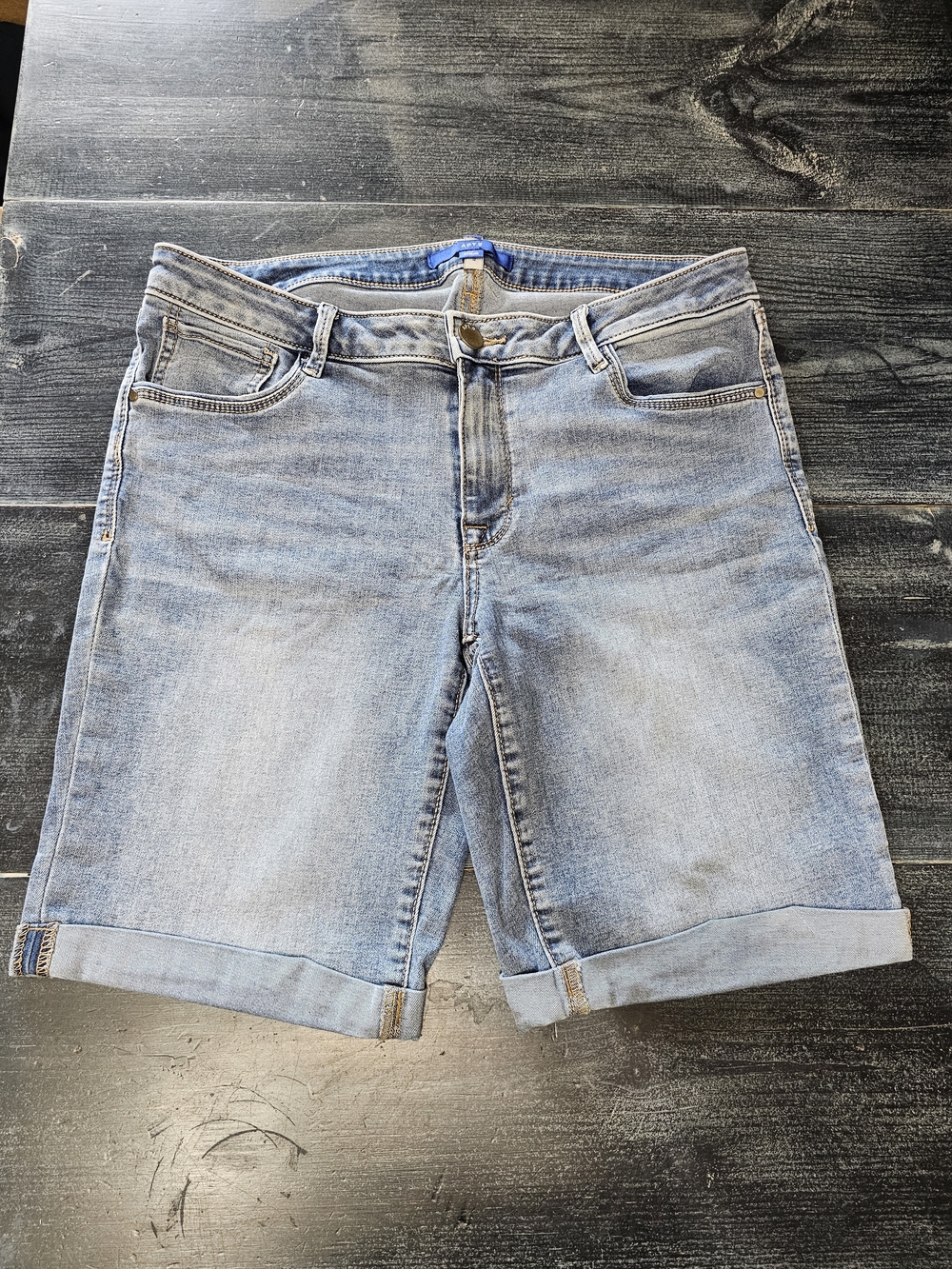 Apt. 9 Light Wash Denim Bermuda Shorts